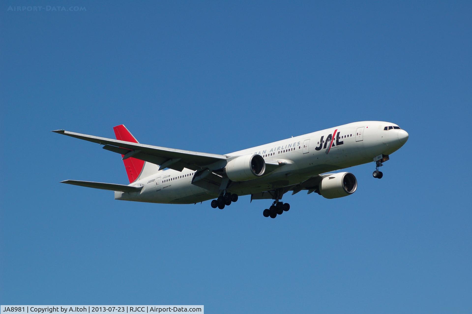 JA8981, Boeing 777-246 C/N 27364, RJCC RWY 19L  App