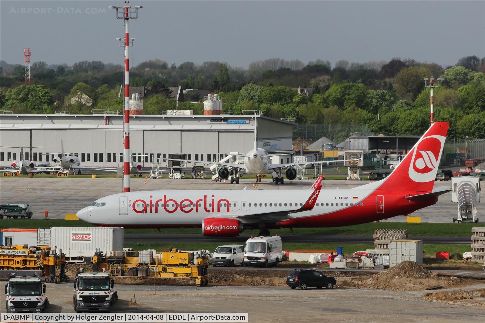 D-ABMP, 2013 Boeing 737-86J C/N 37779, Have you seen such an obstacle course before?