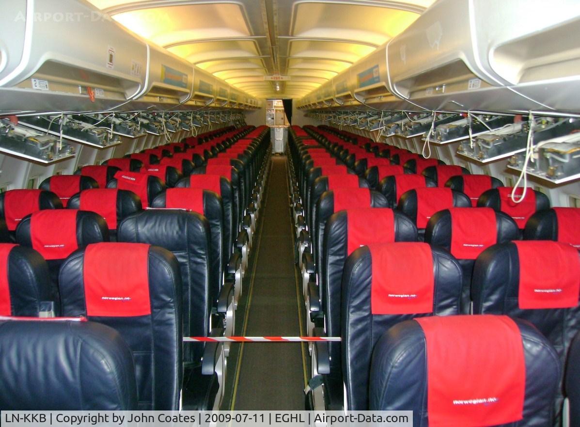 LN-KKB, 1995 Boeing 737-33A C/N 27457, Open for viewing at ATC open day