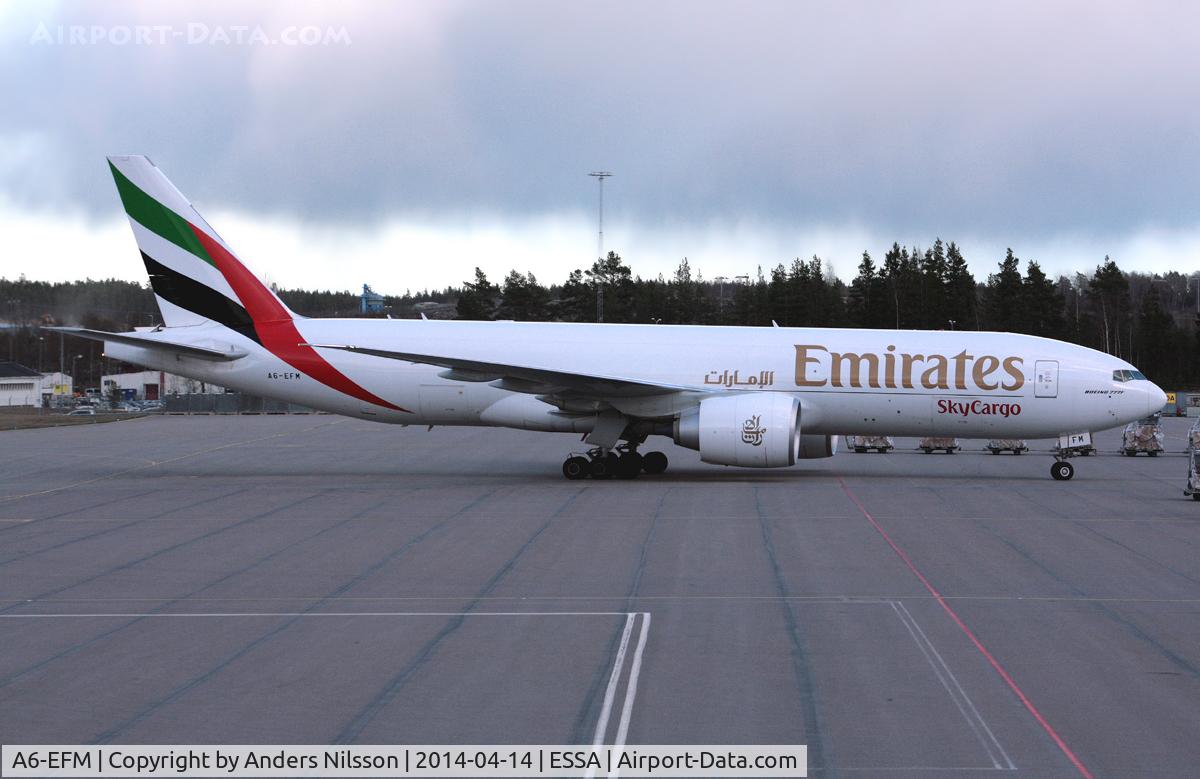 A6-EFM, 2013 Boeing 777-F1H C/N 42231, Taxiing to stand R8.