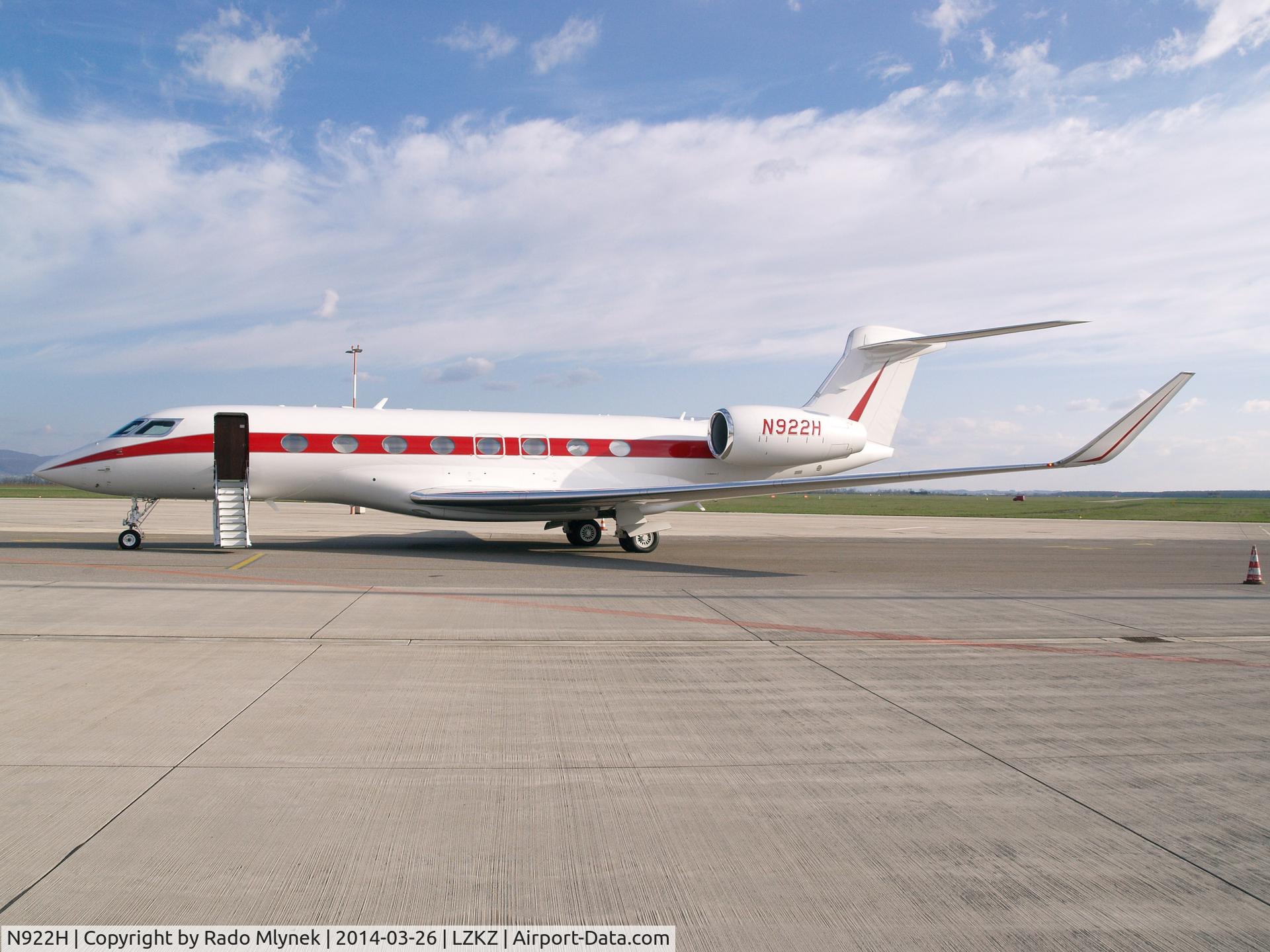 N922H, 2013 Gulfstream Aerospace G650 (G-VI) C/N 6020, Rare visitor sitting on the apron of Košice int. airport, East Slovakia