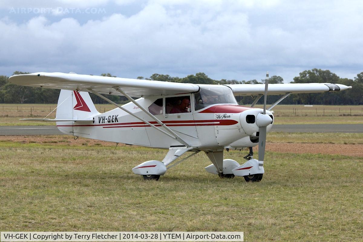 VH-GEK, 1956 Piper PA-22-150 C/N 22-3920, At Temora Airport during the 40th Anniversary Fly-In of the Australian Antique Aircraft Association