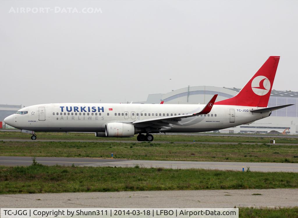 TC-JGG, 2005 Boeing 737-8F2 C/N 34405, Taxiing for departure rwy 32R