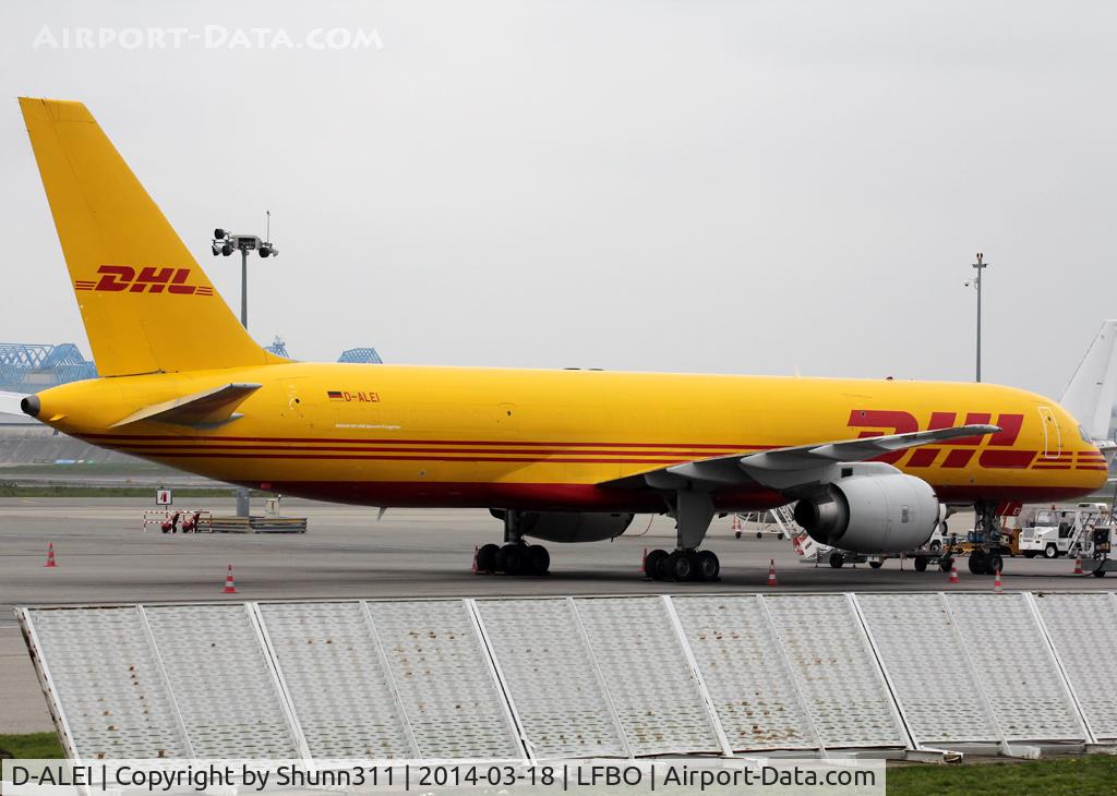 D-ALEI, 1986 Boeing 757-236/SF C/N 23493, Parked at the Cargo apron