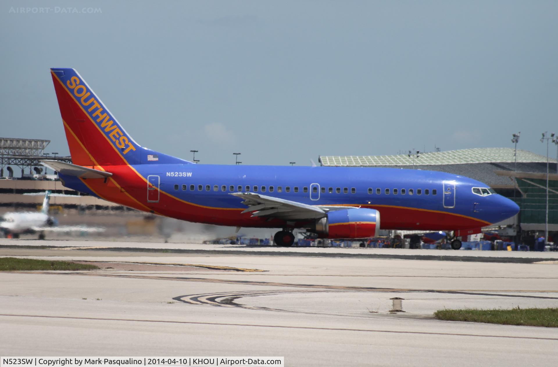N523SW, 1992 Boeing 737-5H4 C/N 26565, Boeing 737-500