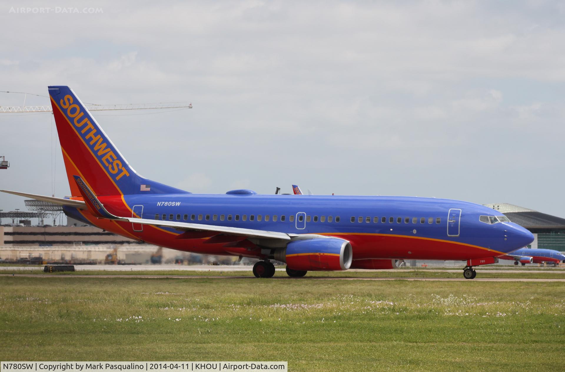 N780SW, 2000 Boeing 737-7H4 C/N 27885, Boeing 737-700