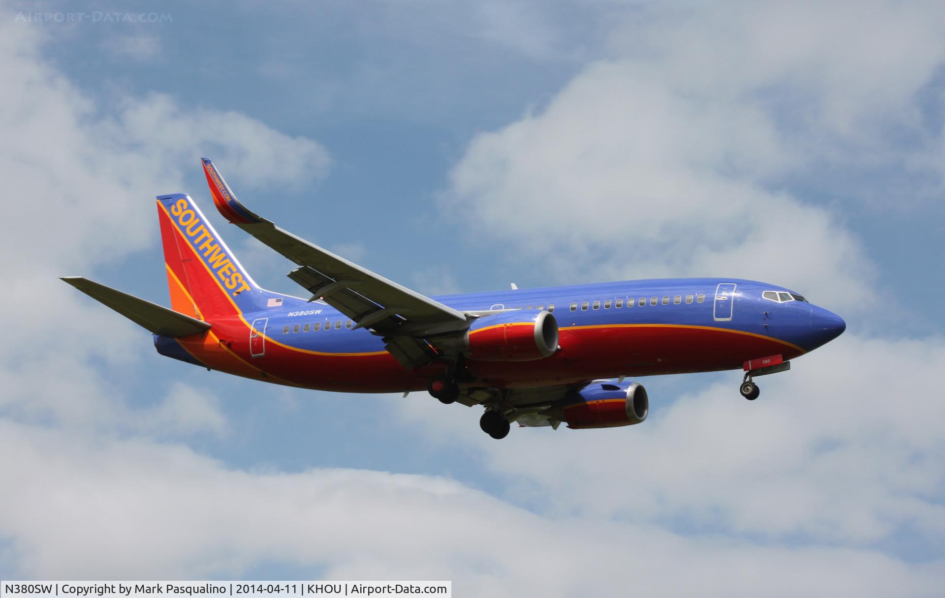 N380SW, 1994 Boeing 737-3H4 C/N 26587, Boeing 737-300