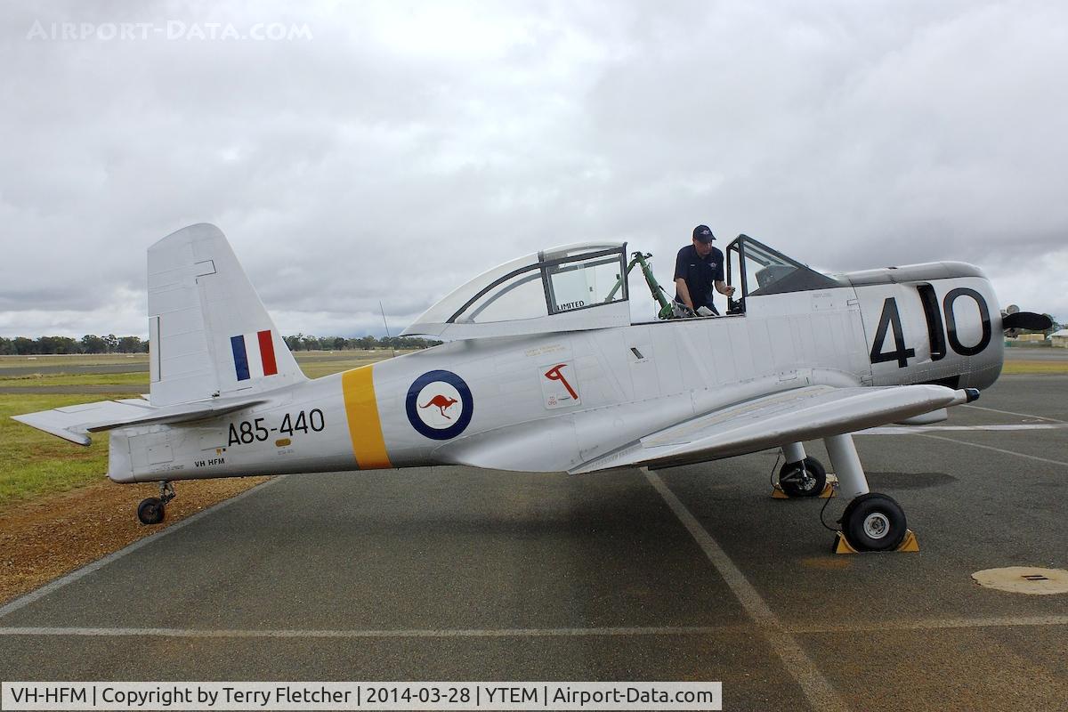 VH-HFM, 1950 Commonwealth CA-25 Winjeel C/N CA25-40, At Temora Airport during the 40th Anniversary Fly-In of the Australian Antique Aircraft Association