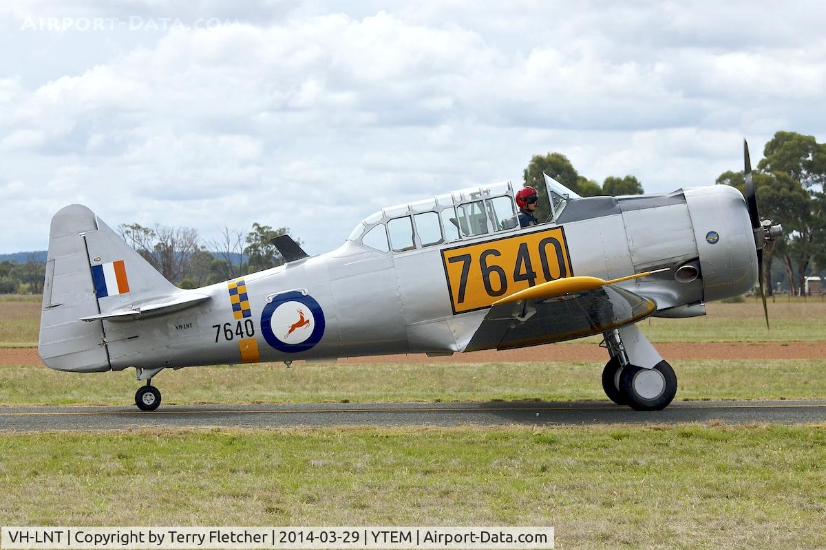 VH-LNT, 1940 North American AT-6A Texan C/N 78-5976, At Temora Airport during the 40th Anniversary Fly-In of the Australian Antique Aircraft Association