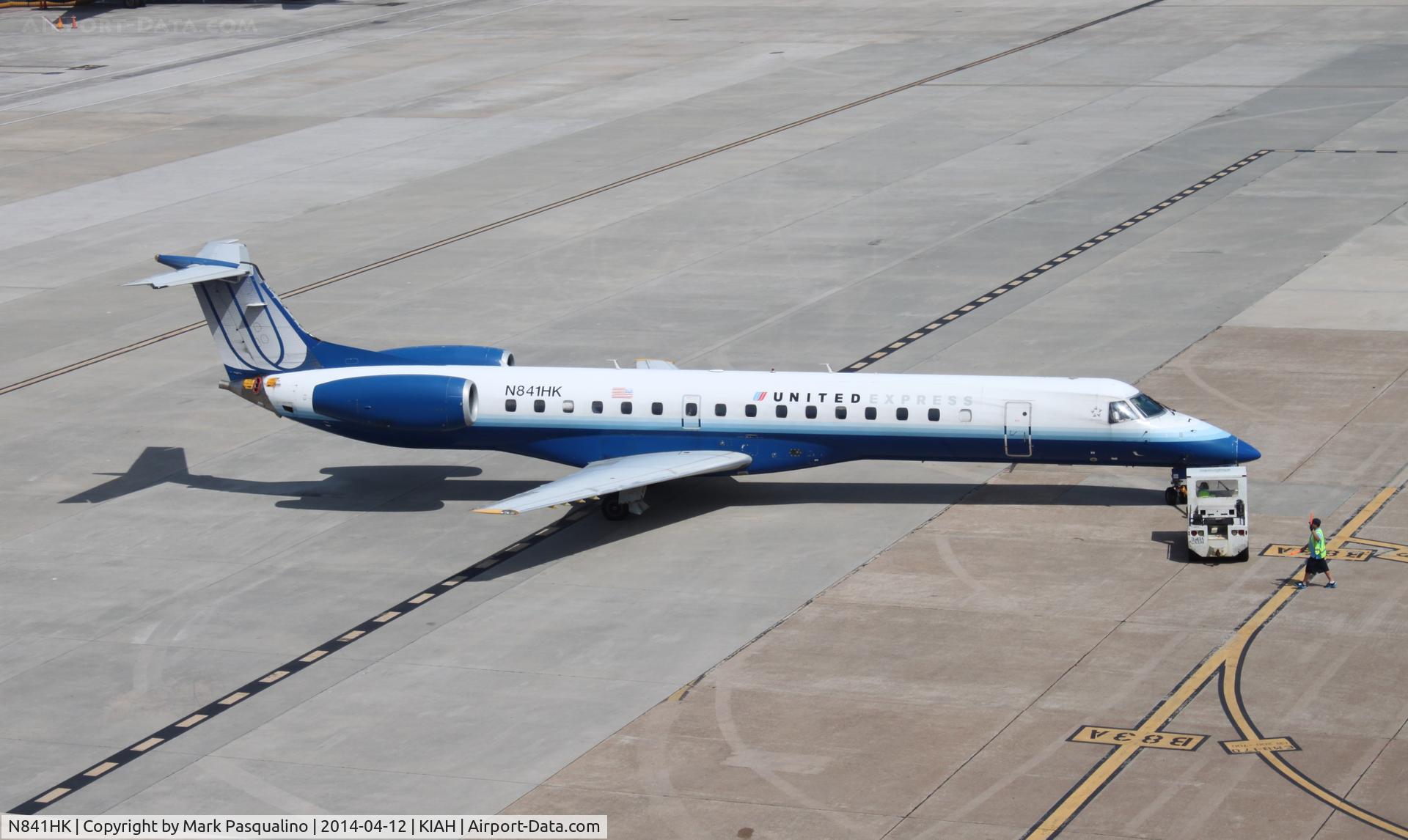 N841HK, 2001 Embraer ERJ-145LR (EMB-145LR) C/N 145382, EMB-145LR