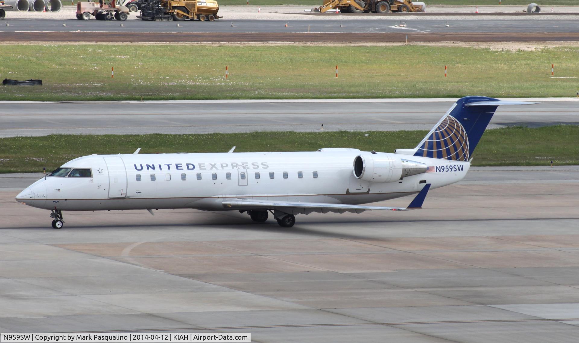 N959SW, 2003 Canadair CL-600-2B19 Regional Jet CRJ-200LR C/N 7840, CL-600-2B19