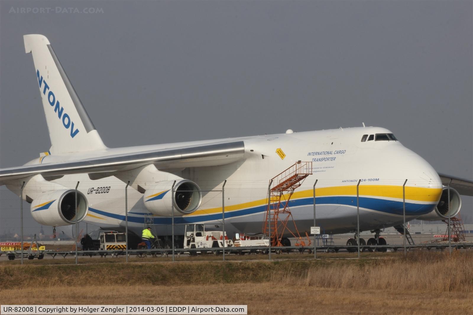 UR-82008, 1986 Antonov An-124-100M Ruslan C/N 19530501006, New colors on and old big baby....