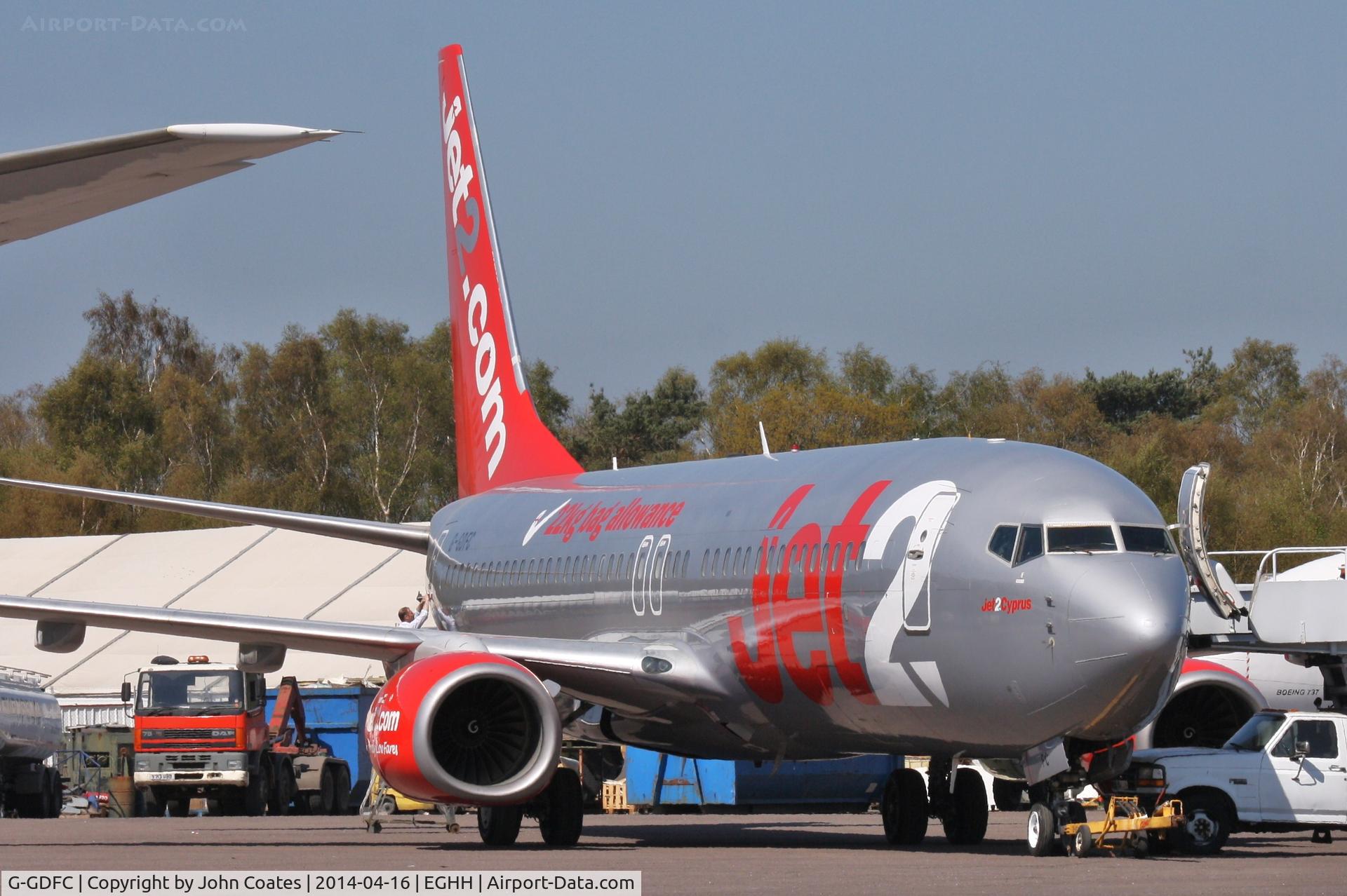 G-GDFC, 1998 Boeing 737-8K2 C/N 28375, Just received paintwork repairs after reported belly scrape at Madeira