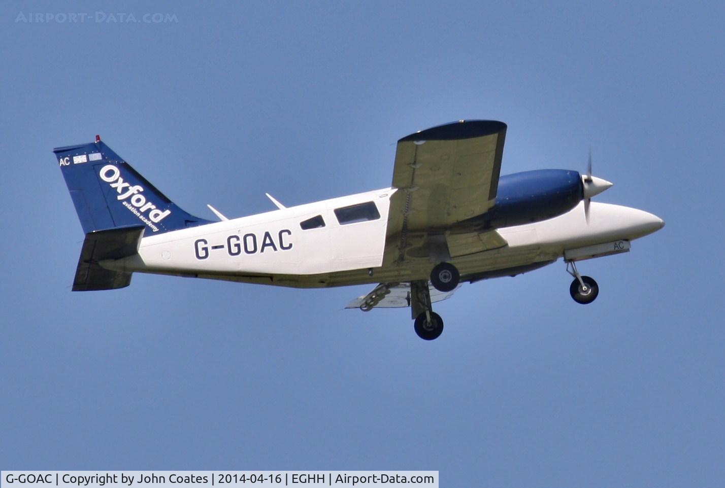 G-GOAC, 1976 Piper PA-34-200T Seneca II C/N 34-7770007, Training