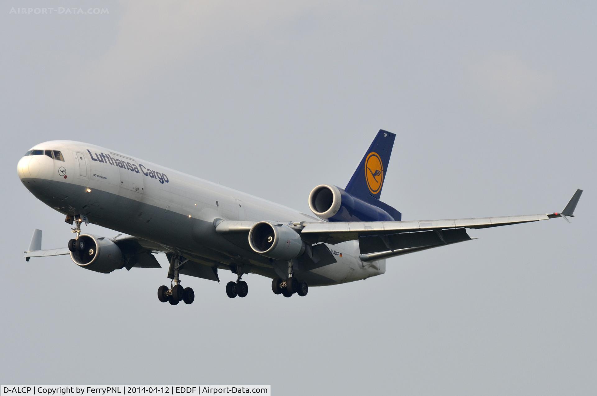 D-ALCP, 1992 McDonnell Douglas MD-11F C/N 48414, Lufthansa Cargo MD11F landing
