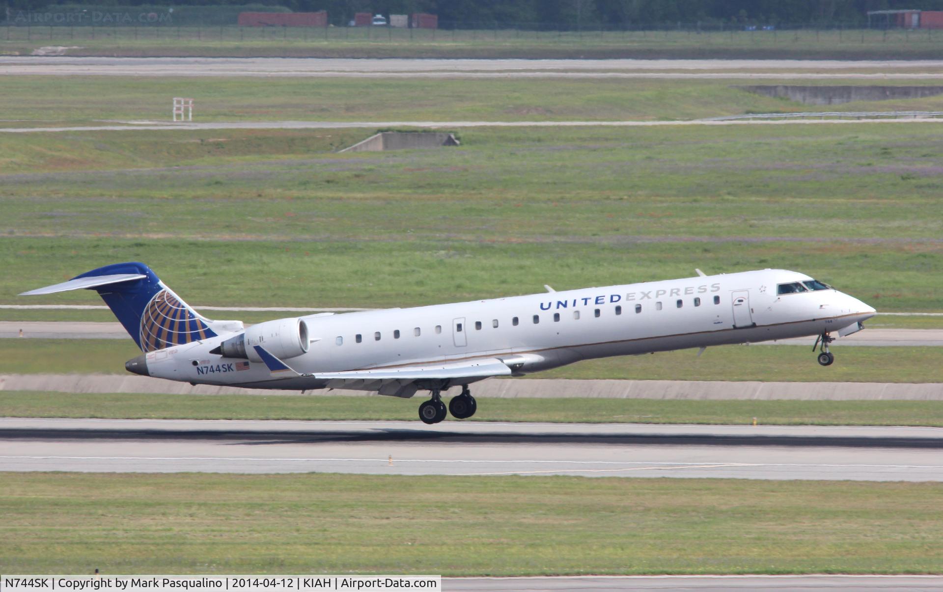 N744SK, 2005 Bombardier CRJ-701 (CL-600-2C10) Regional Jet C/N 10200, CL-600-2C10