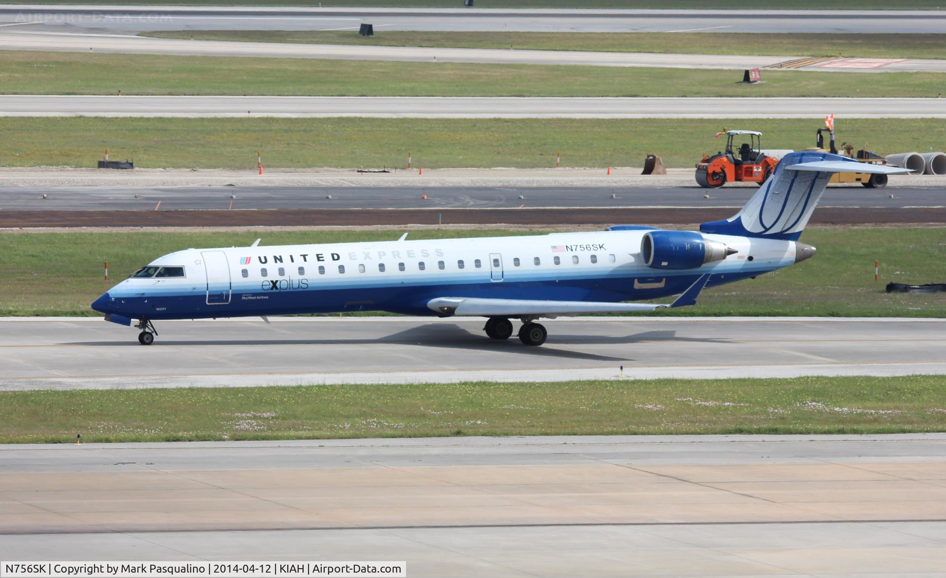 N756SK, 2005 Bombardier CRJ-701ER (CL-600-2C10) Regional Jet C/N 10221, CL-600-2C10
