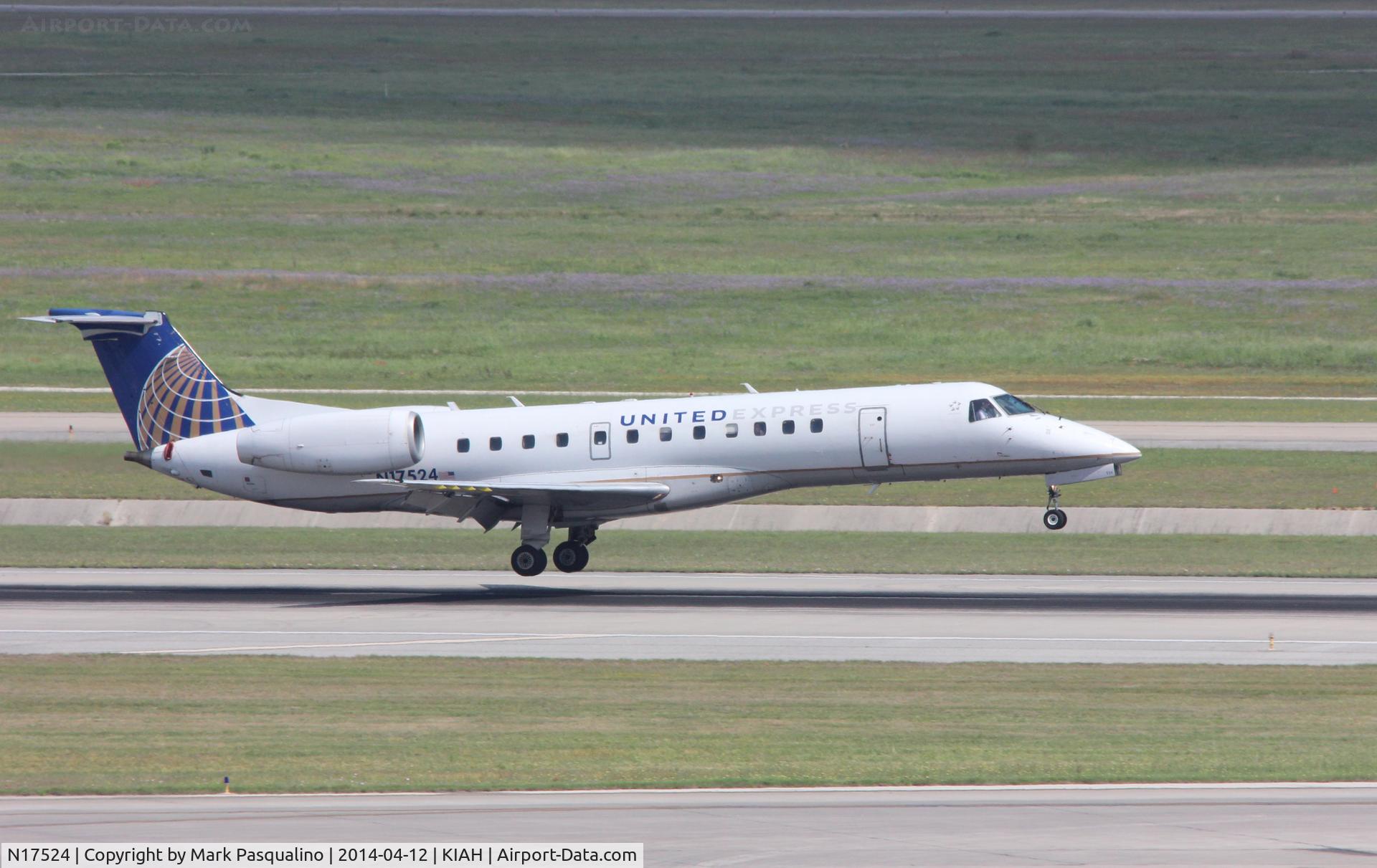 N17524, 2001 Embraer ERJ-135LR (EMB-135LR) C/N 145399, EMB-135LR