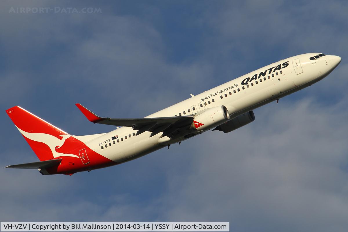 VH-VZV, 2011 Boeing 737-838 C/N 34189, Away from 34R