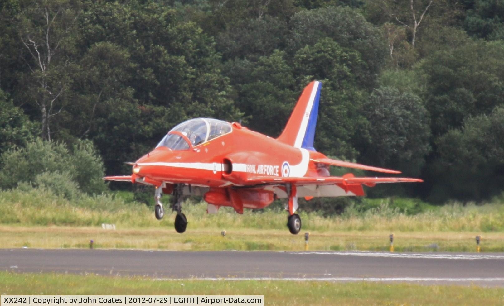XX242, 1978 Hawker Siddeley Hawk T.1 C/N 078/312078, Reds arriving