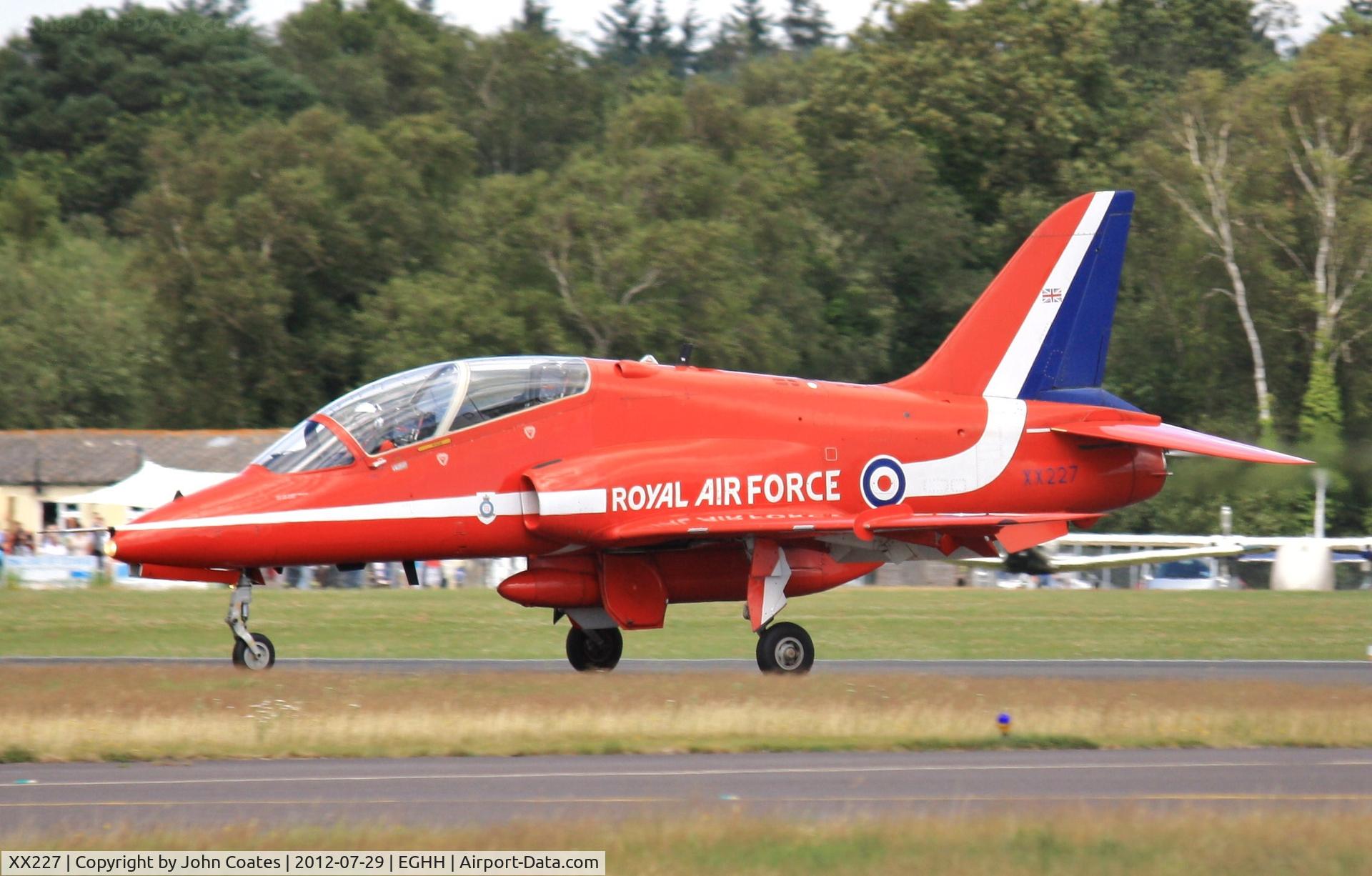 XX227, 1978 Hawker Siddeley Hawk T.1A C/N 063/312063, Reds arriving