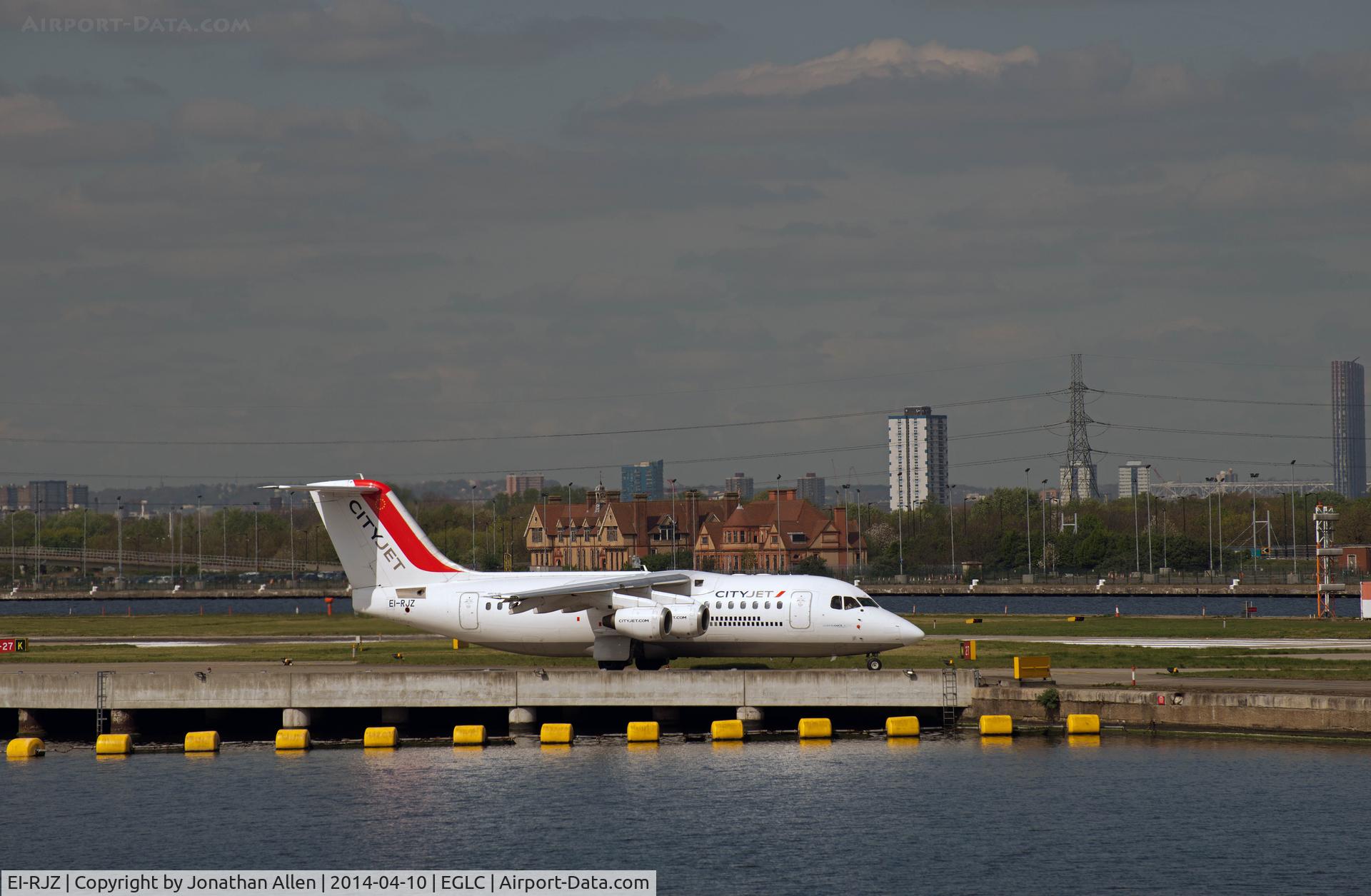 EI-RJZ, 1998 BAe Systems Avro 146-RJ85A C/N E.2326, Taxing for take-off from London City.
