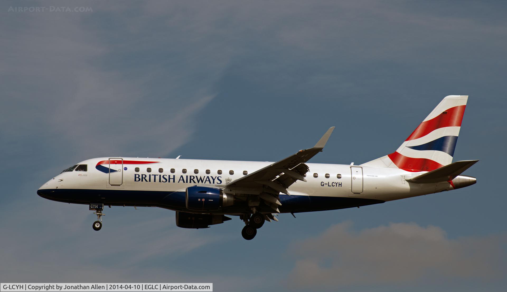 G-LCYH, 2009 Embraer 170STD (ERJ-170-100STD) C/N 17000302, About to land at London City.
