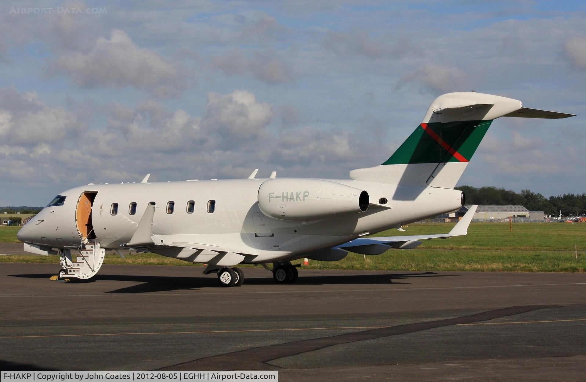F-HAKP, 2010 Bombardier Challenger 300 (BD-100-1A10) C/N 20288, At Sigs