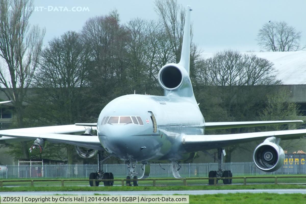 ZD952, 1979 Lockheed L-1011-500 Tristar (KC.1) C/N 193V-1168, in storage at Kemble