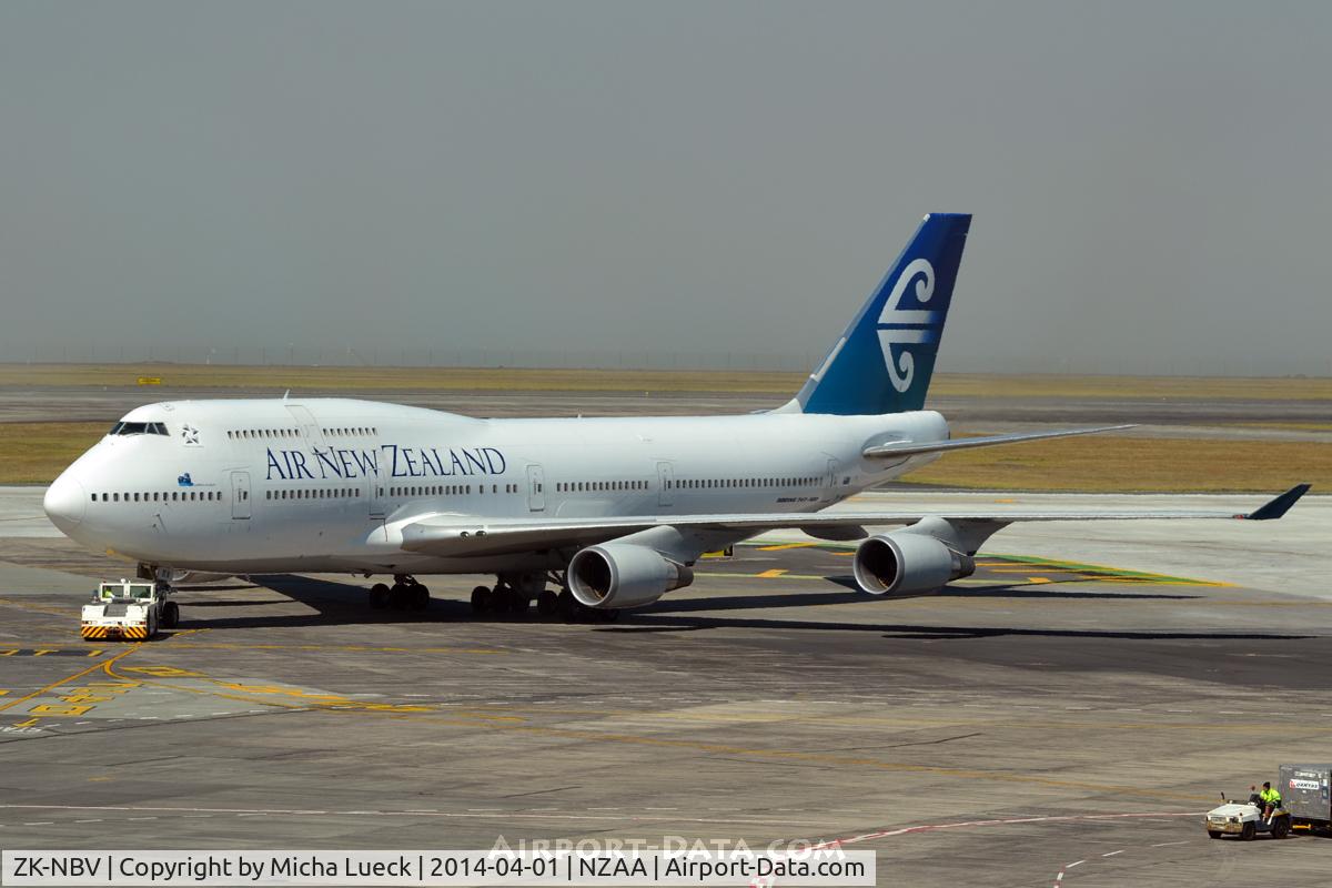 ZK-NBV, 1998 Boeing 747-419 C/N 26910, At Auckland