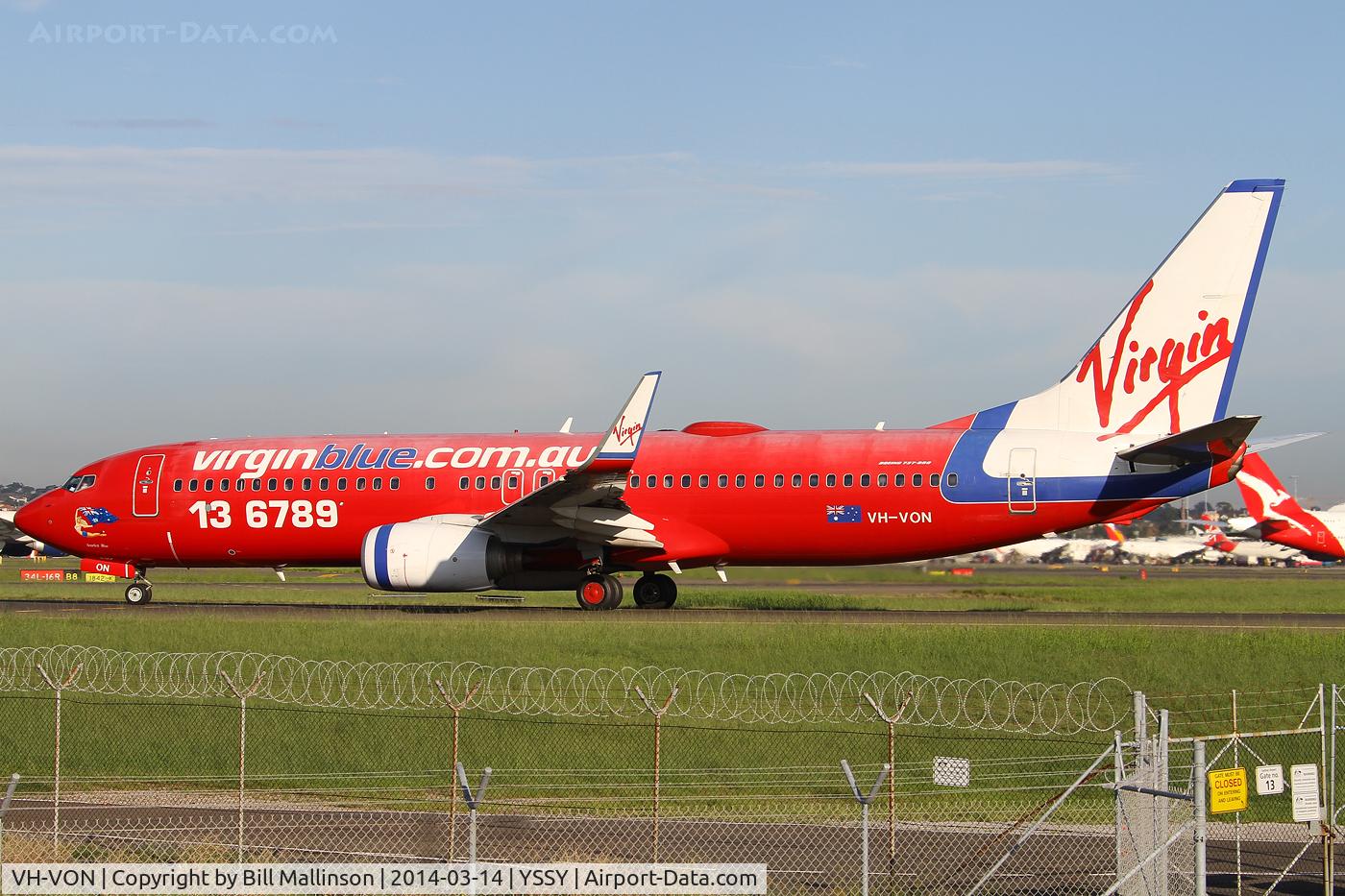 VH-VON, 2003 Boeing 737-8FE C/N 33795, taxiing to 34R