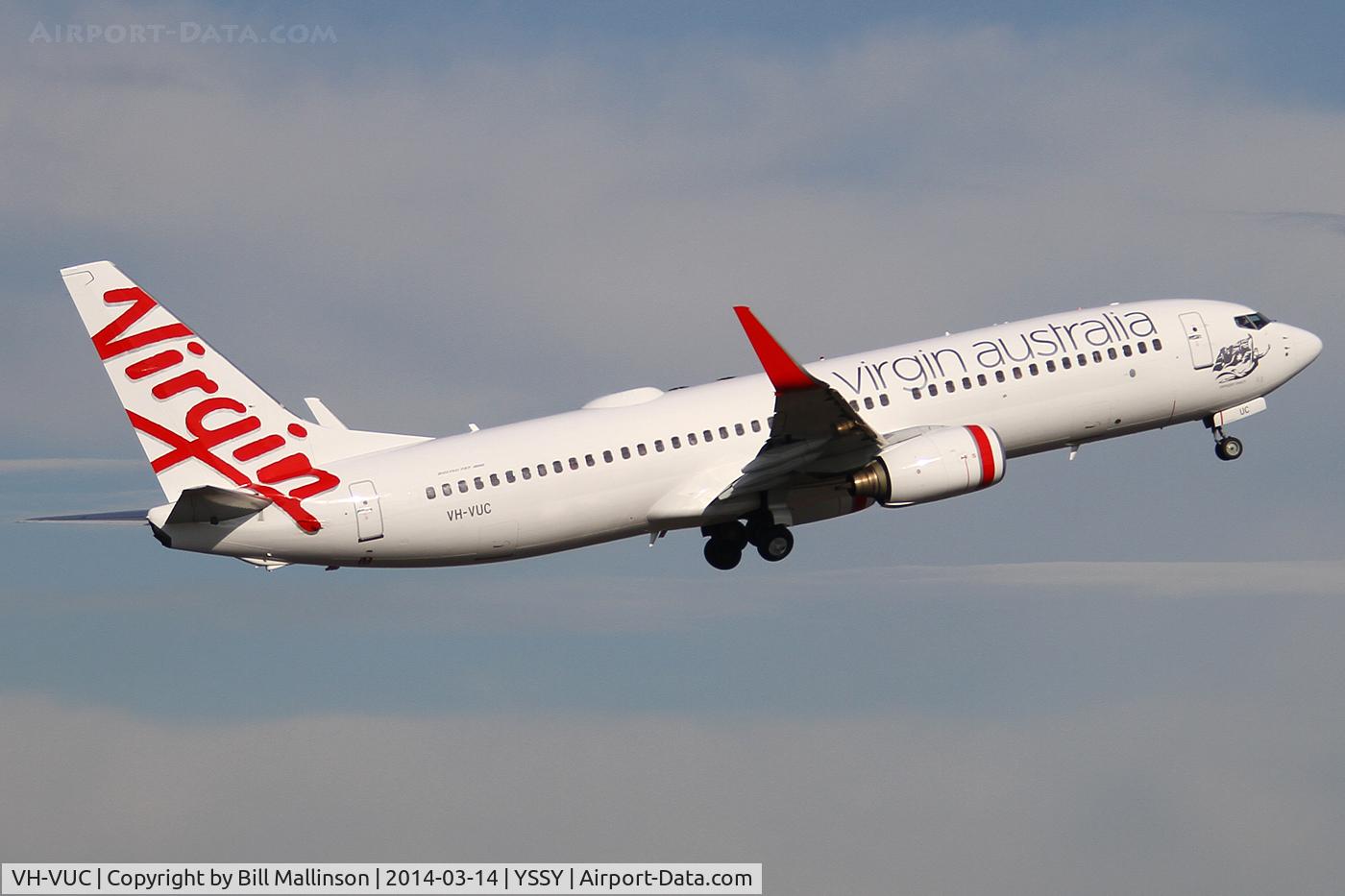 VH-VUC, 2004 Boeing 737-8FE C/N 34014, off from 34L