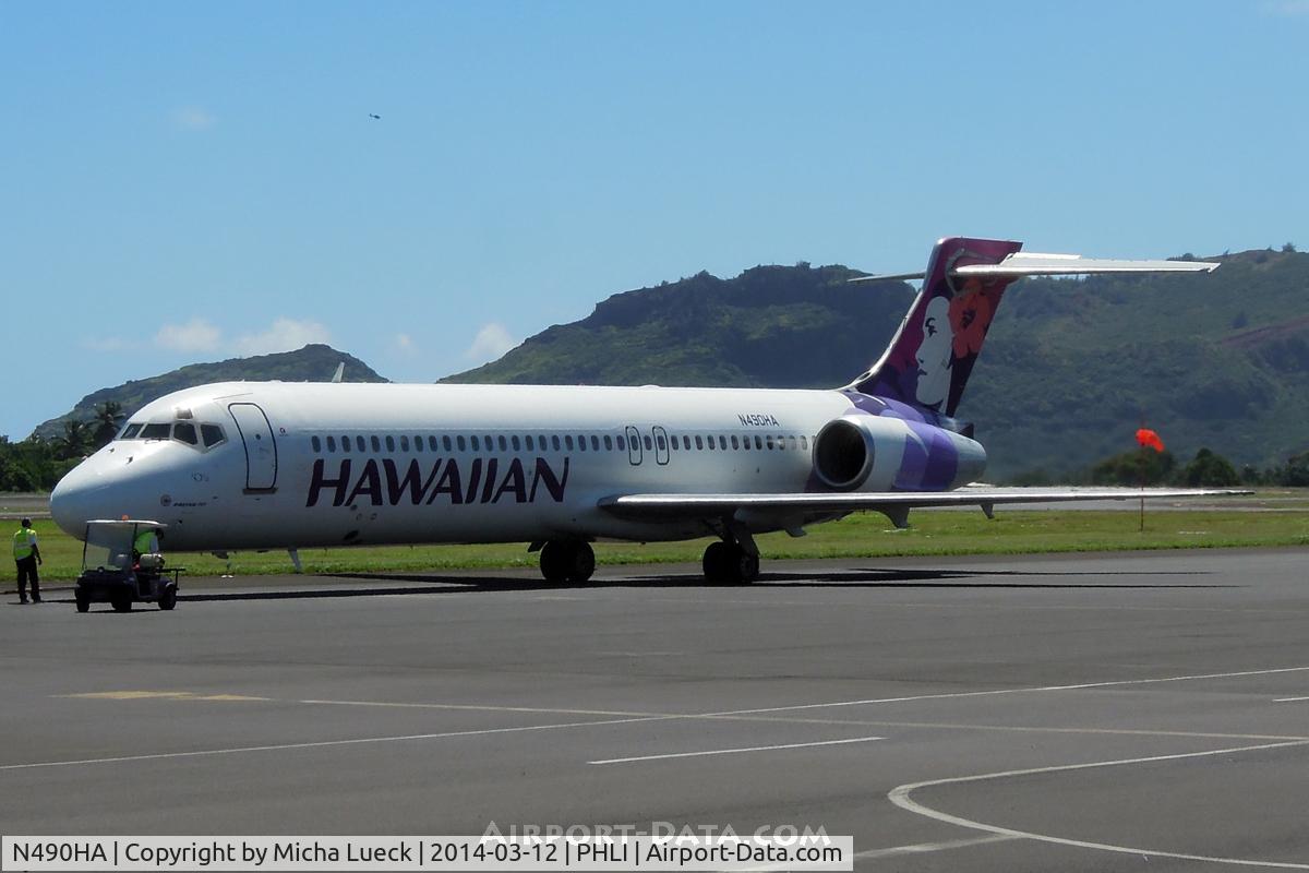 N490HA, 2000 Boeing 717-200 C/N 55151, At Lihue