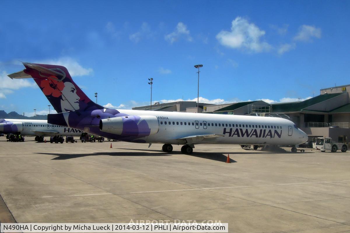 N490HA, 2000 Boeing 717-200 C/N 55151, At Lihue