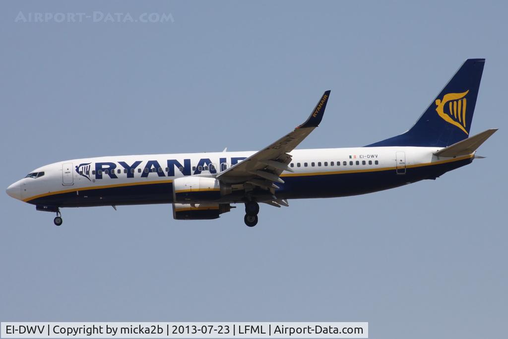 EI-DWV, 2008 Boeing 737-8AS C/N 33627, Landing