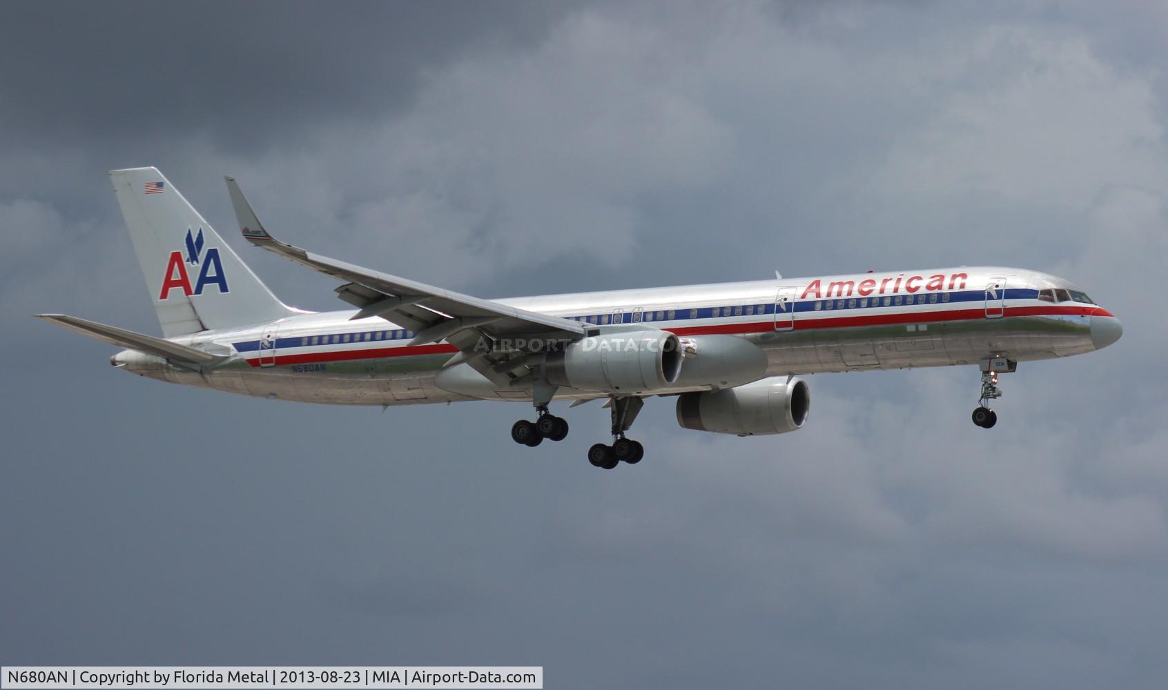N680AN, 1999 Boeing 757-223 C/N 29590, American 757-200