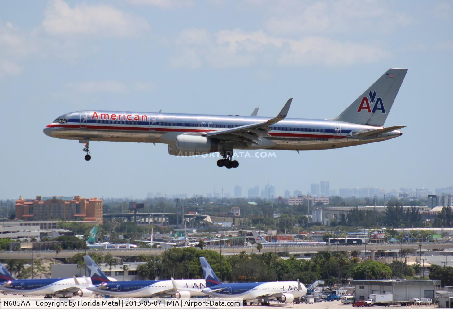 N685AA, 1992 Boeing 757-223 C/N 25342, American 757-200