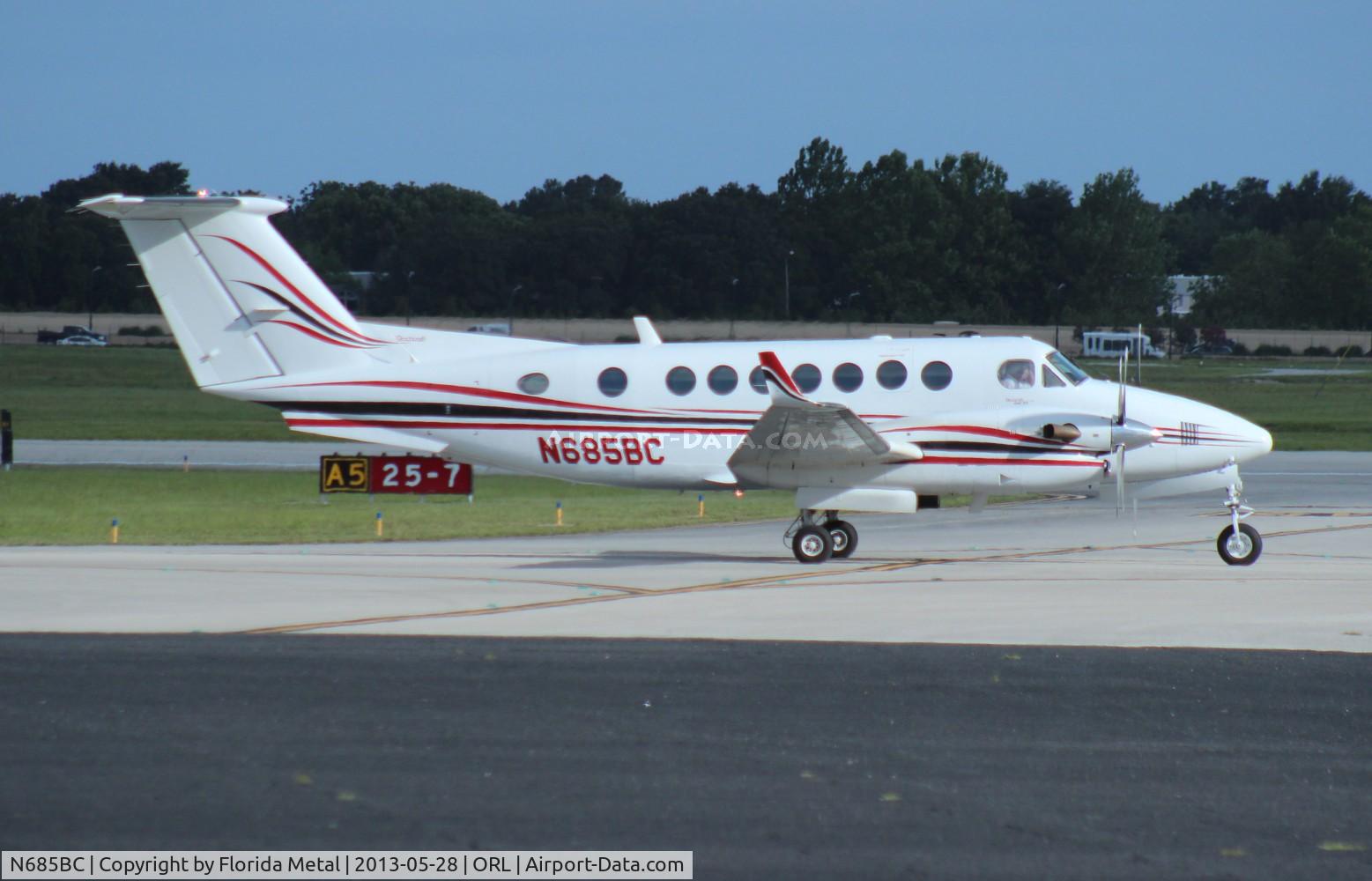 N685BC, Raytheon Aircraft Company B300 C/N FL-355, Beech 350