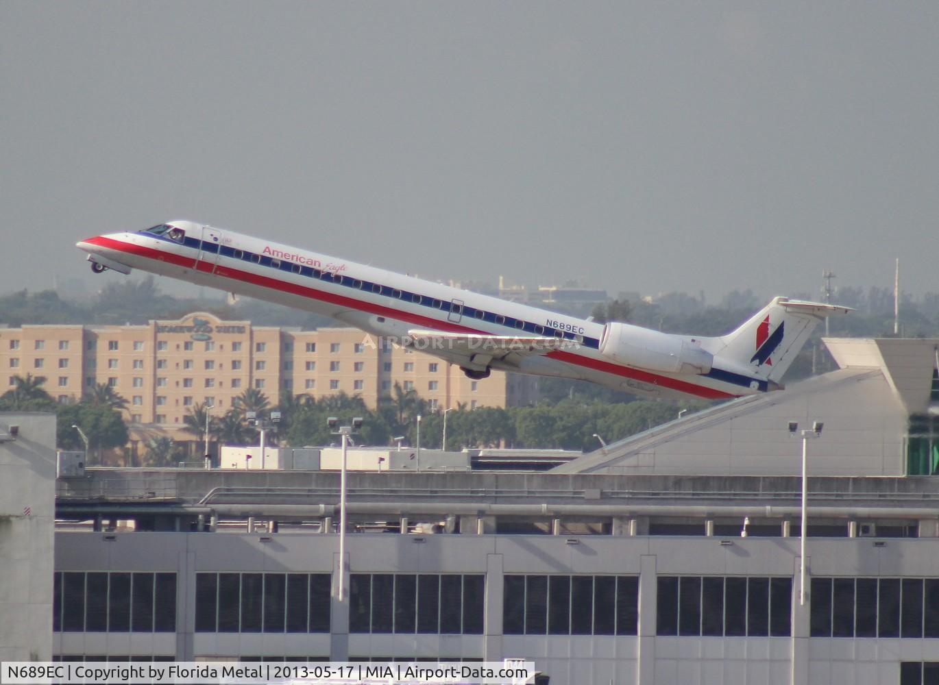 N689EC, 2004 Embraer ERJ-145LR (EMB-145LR) C/N 14500853, American Eagle E145LR
