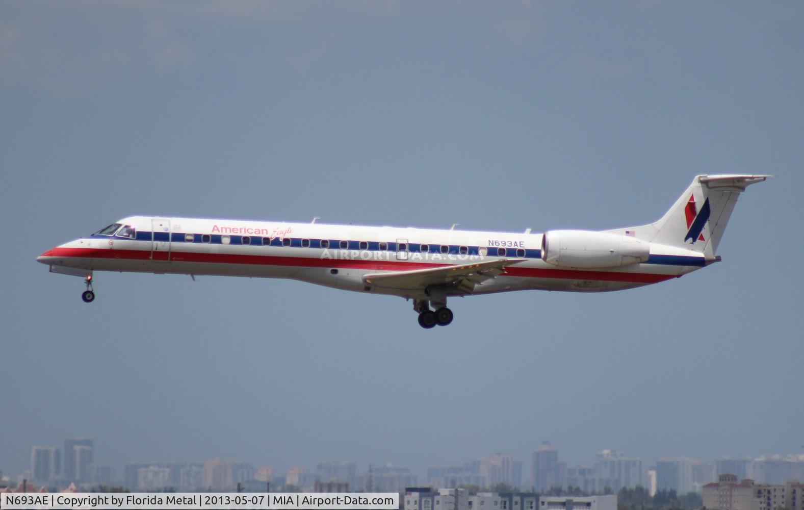 N693AE, 2004 Embraer ERJ-145LR (EMB-145LR) C/N 14500868, Eagle E145