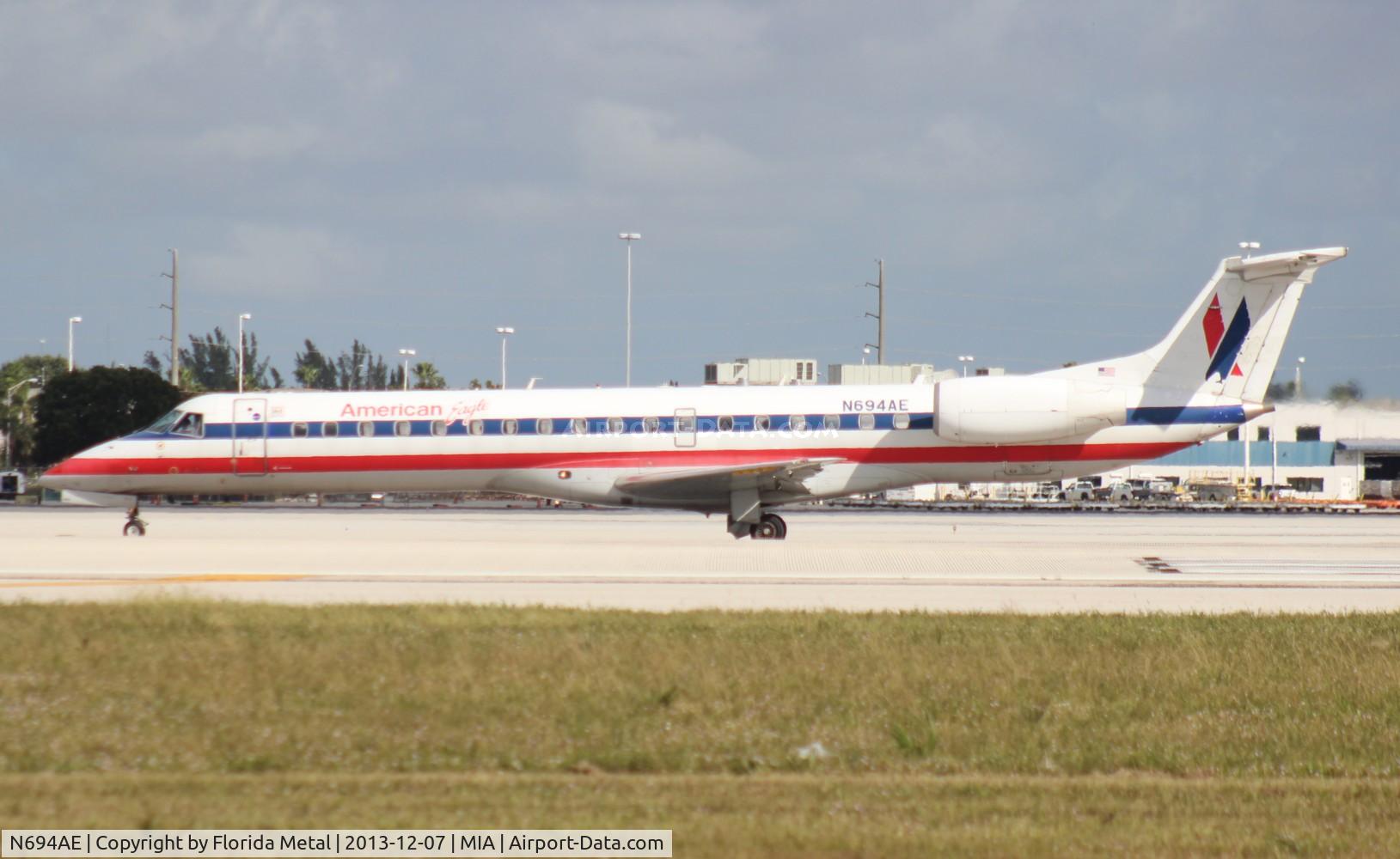 N694AE, 2004 Embraer ERJ-145LR (EMB-145LR) C/N 14500869, American Eagle E145LR
