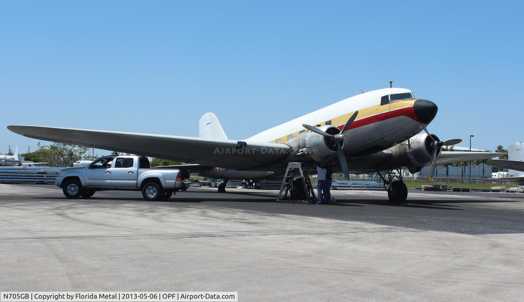 N705GB, 1943 Douglas DC3C C/N 13854, DC-3C Cargo