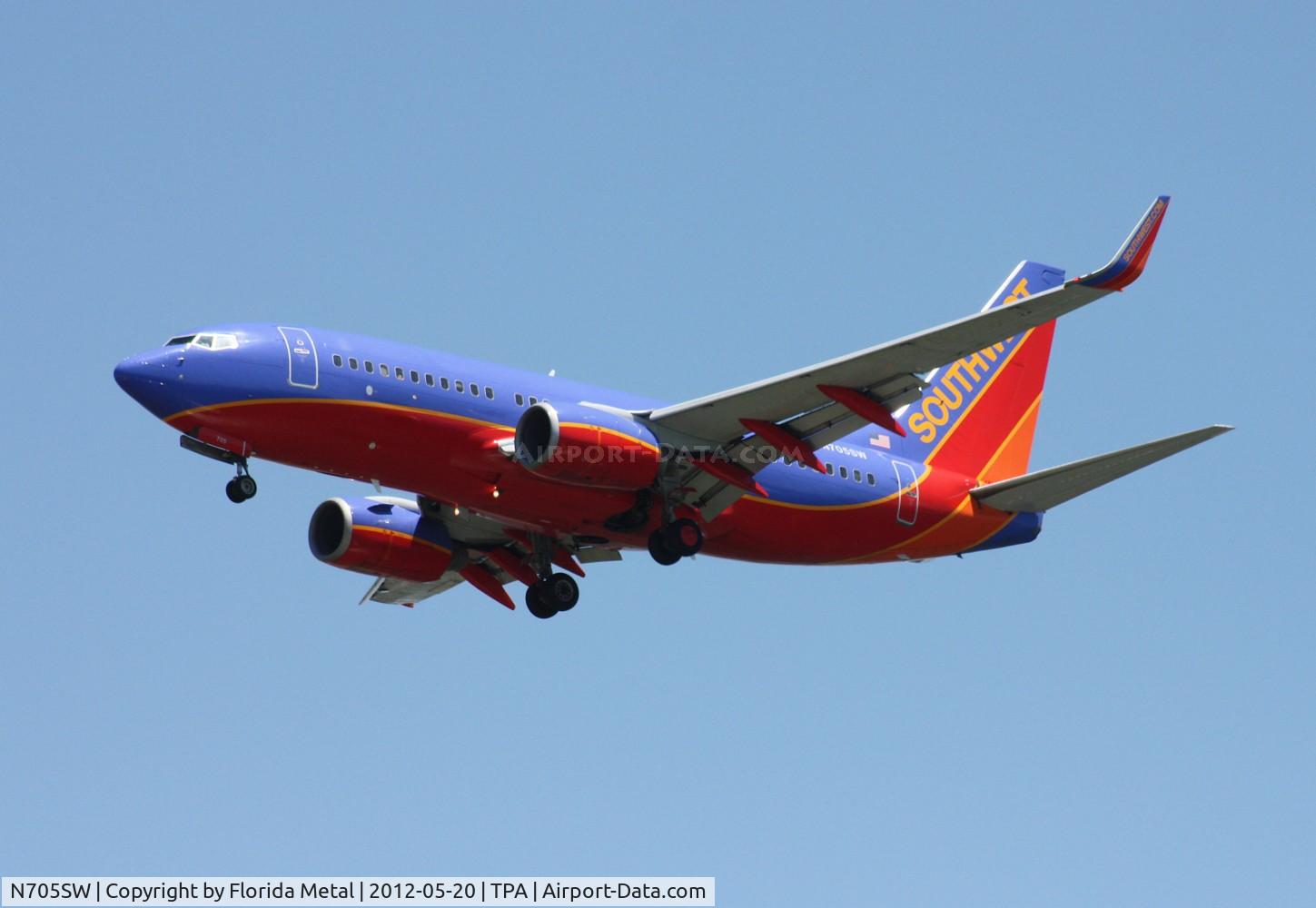 N705SW, 1998 Boeing 737-7H4 C/N 27839, Southwest 737-700
