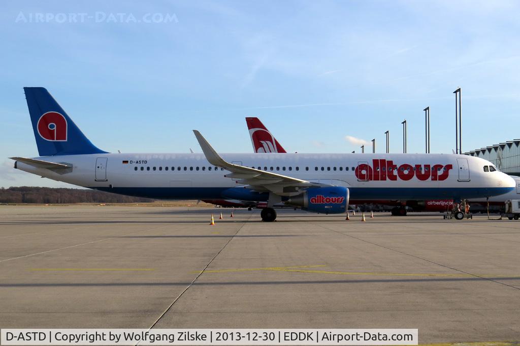 D-ASTD, 2013 Airbus A321-211 C/N 5843, visitor
