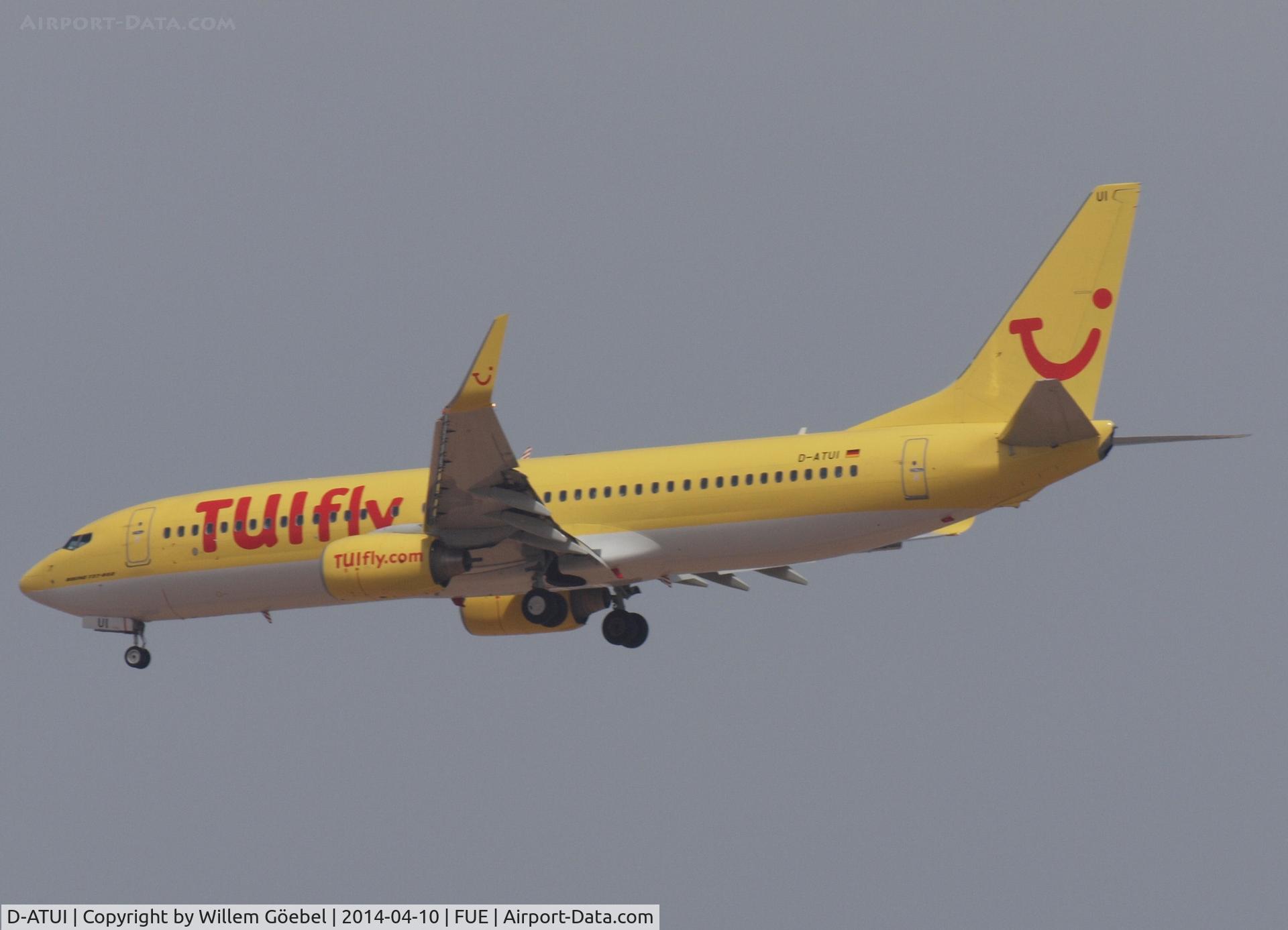 D-ATUI, 2011 Boeing 737-8K5 C/N 37252, Prepare for landing on Fuertefentura Airport