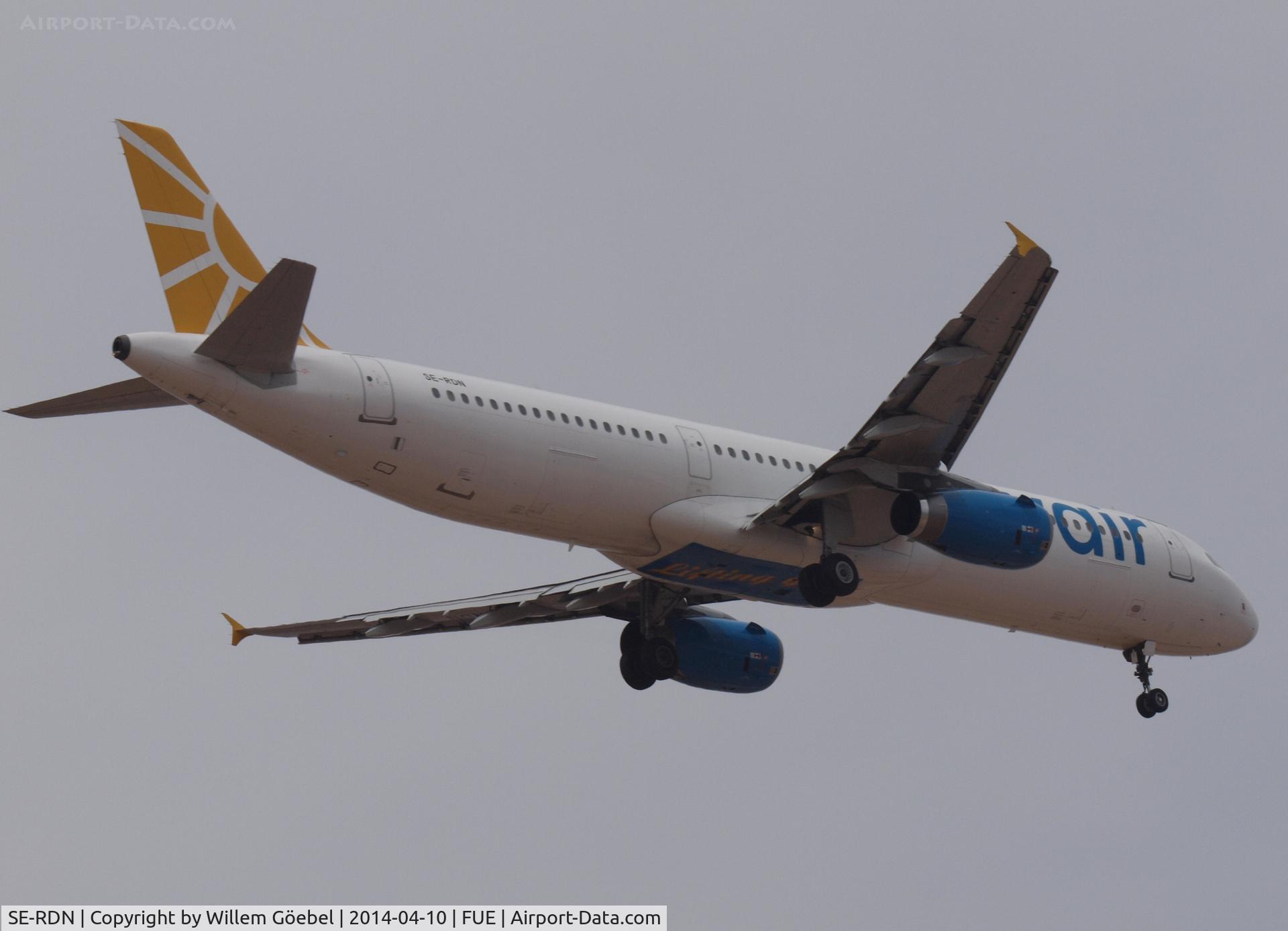 SE-RDN, 2004 Airbus A321-231 C/N 2211, Prepare for landing on Fuertefentura Airport