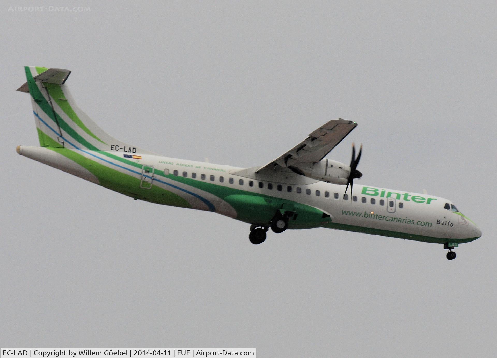 EC-LAD, 2009 ATR 72-212A C/N 864, Prepare for landing on Fuertefentura Airport