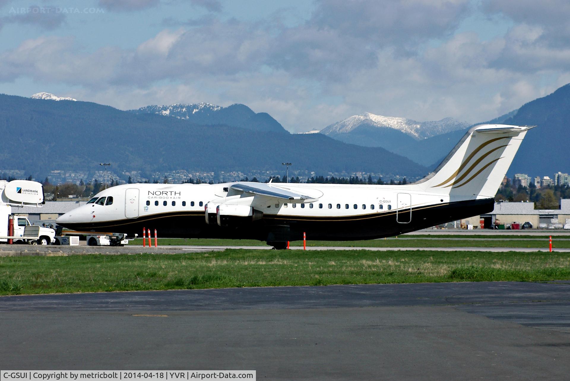 C-GSUI, 2000 British Aerospace Avro 146-RJ100 C/N E3369, at YVR