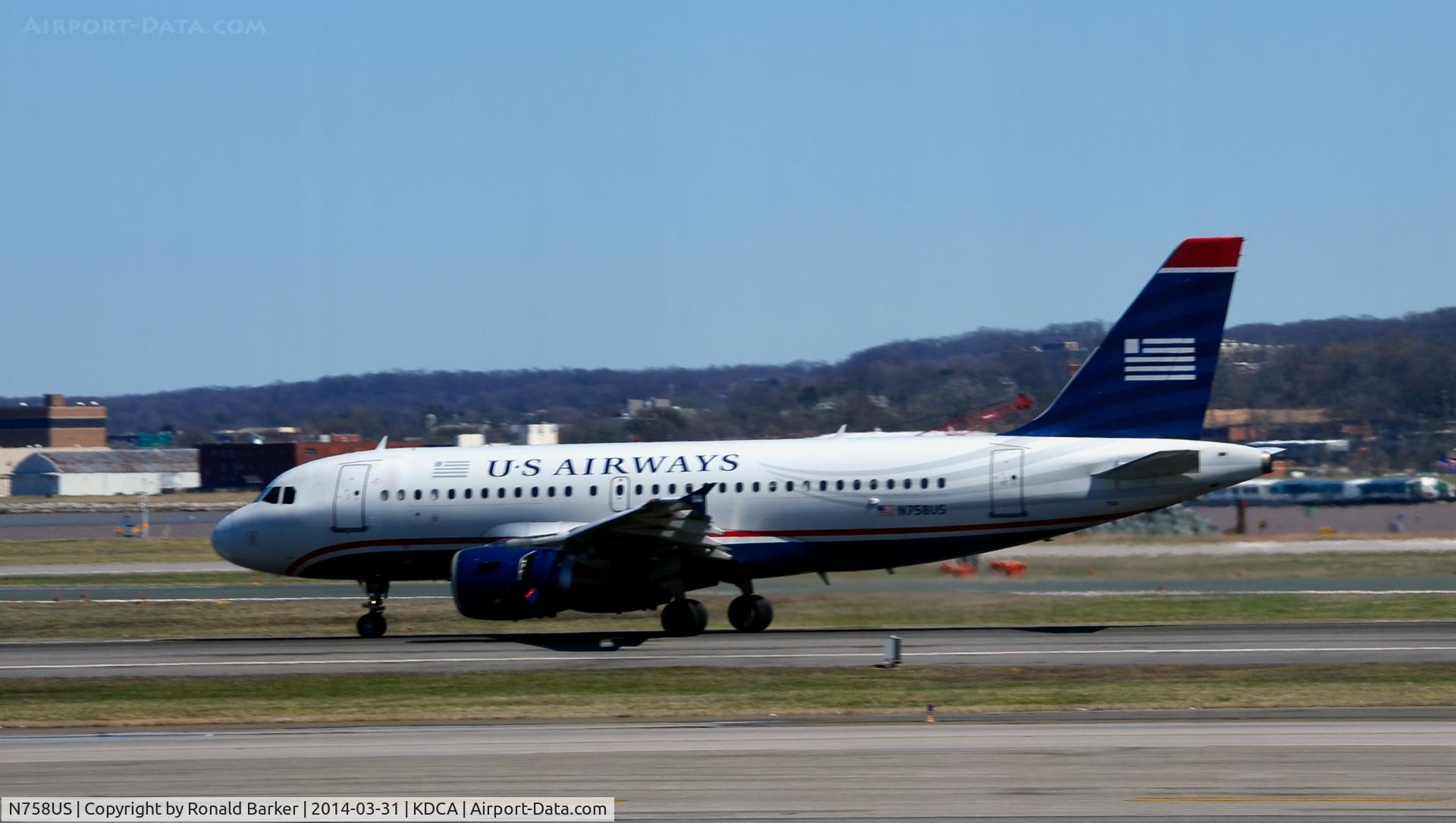 N758US, 2000 Airbus A319-112 C/N 1348, Landing roll National