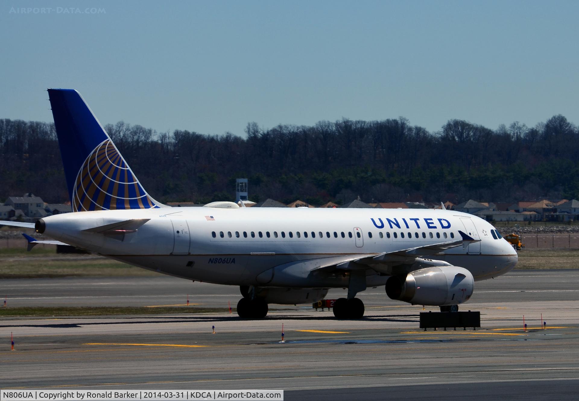 N806UA, 1998 Airbus A319-131 C/N 788, Taxi for takeoff National